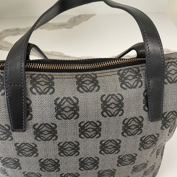 Loewe Black Printed Anagram Tote Bag - Picture 8 of 17